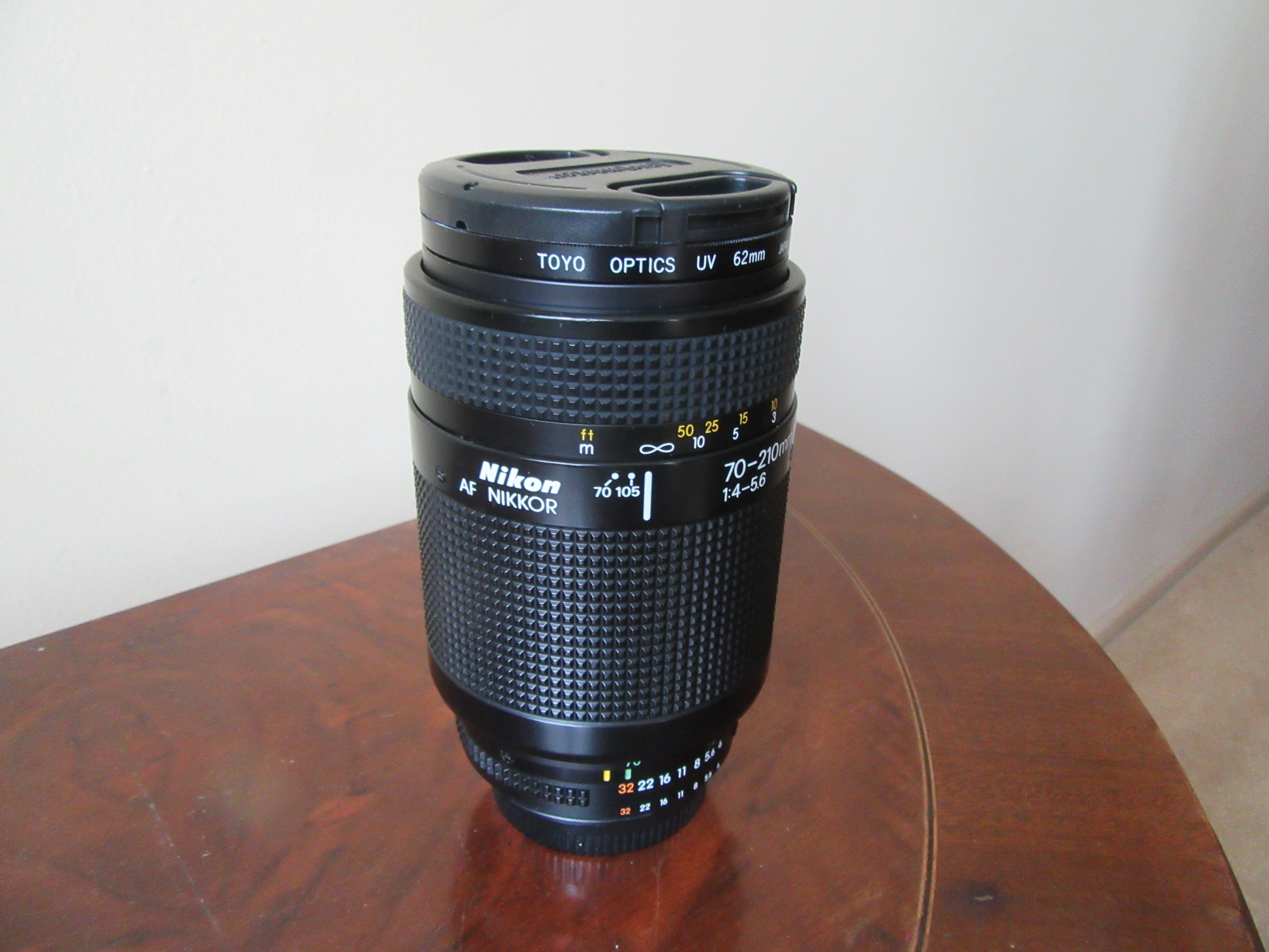 Nikon AF Nikkor 70-210mm 1:4-5.6with Toyo Optics UV 62 mm Filter
