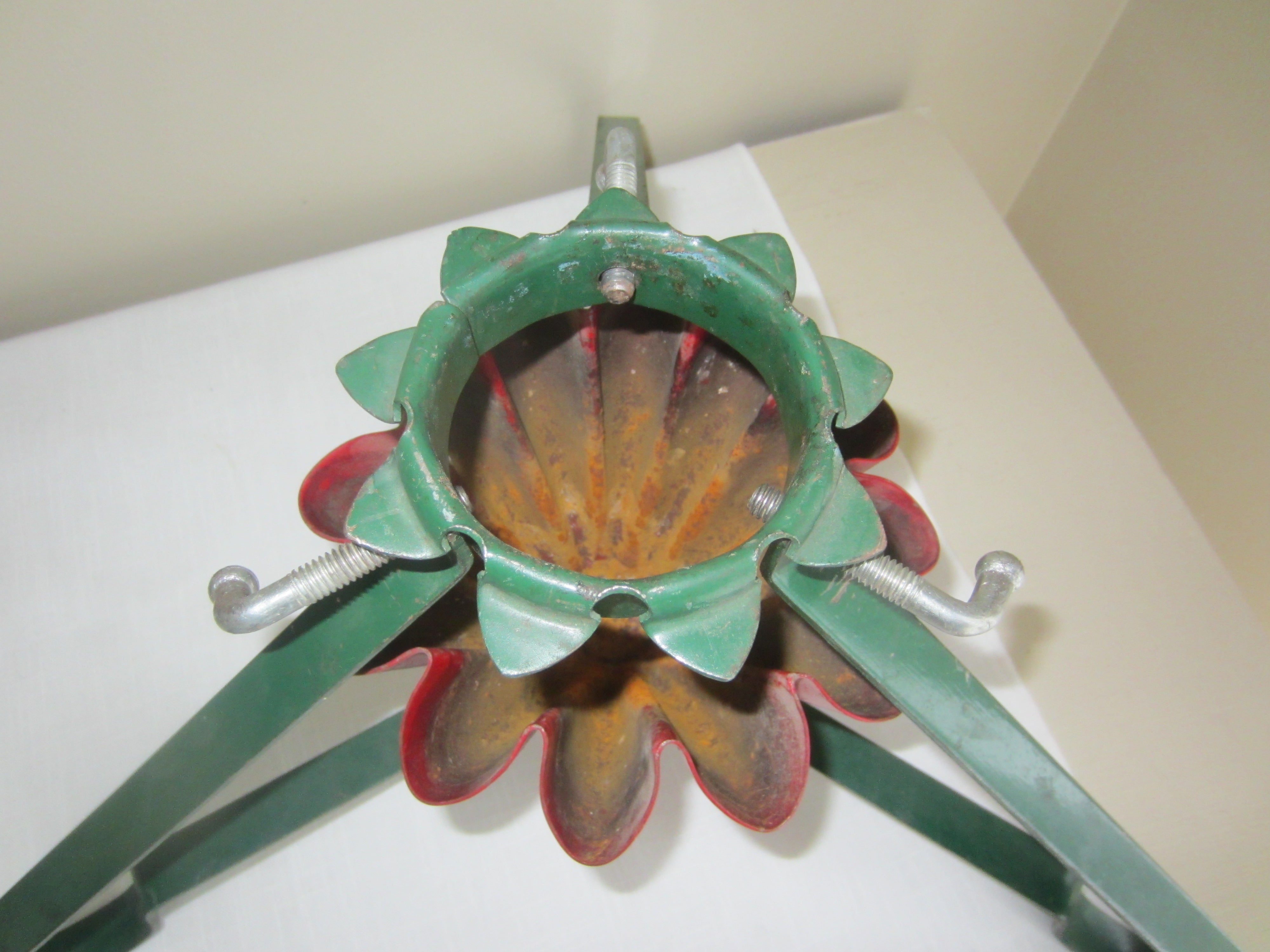 Vintage 1950's Christmas Tree Stand  SB Mfg Co. Milwaukee