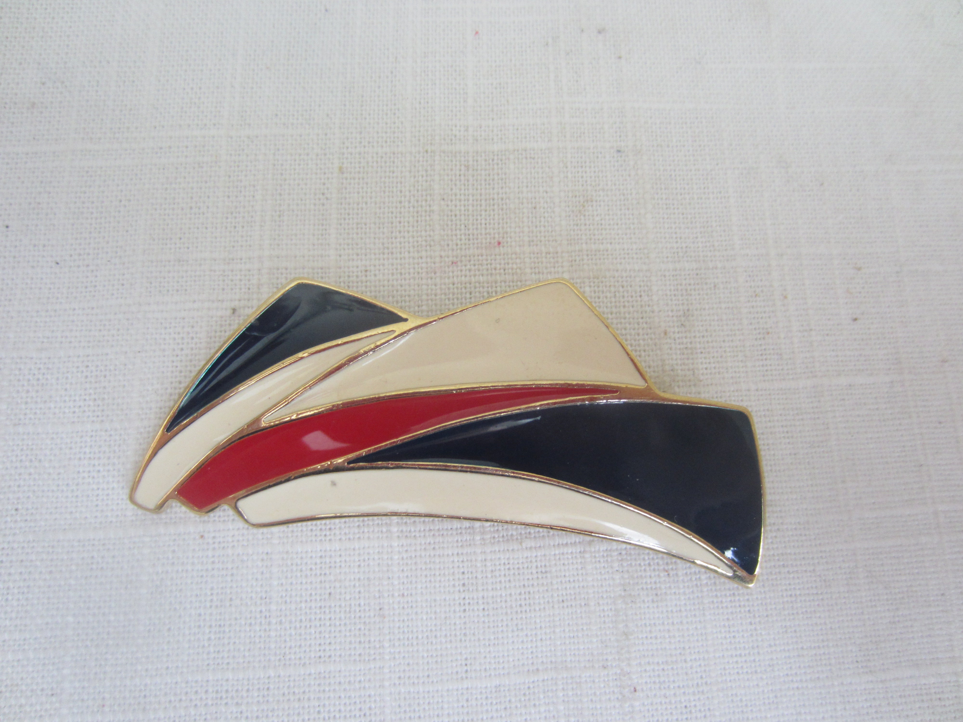 Vintage Trifari Patriotic Pin
