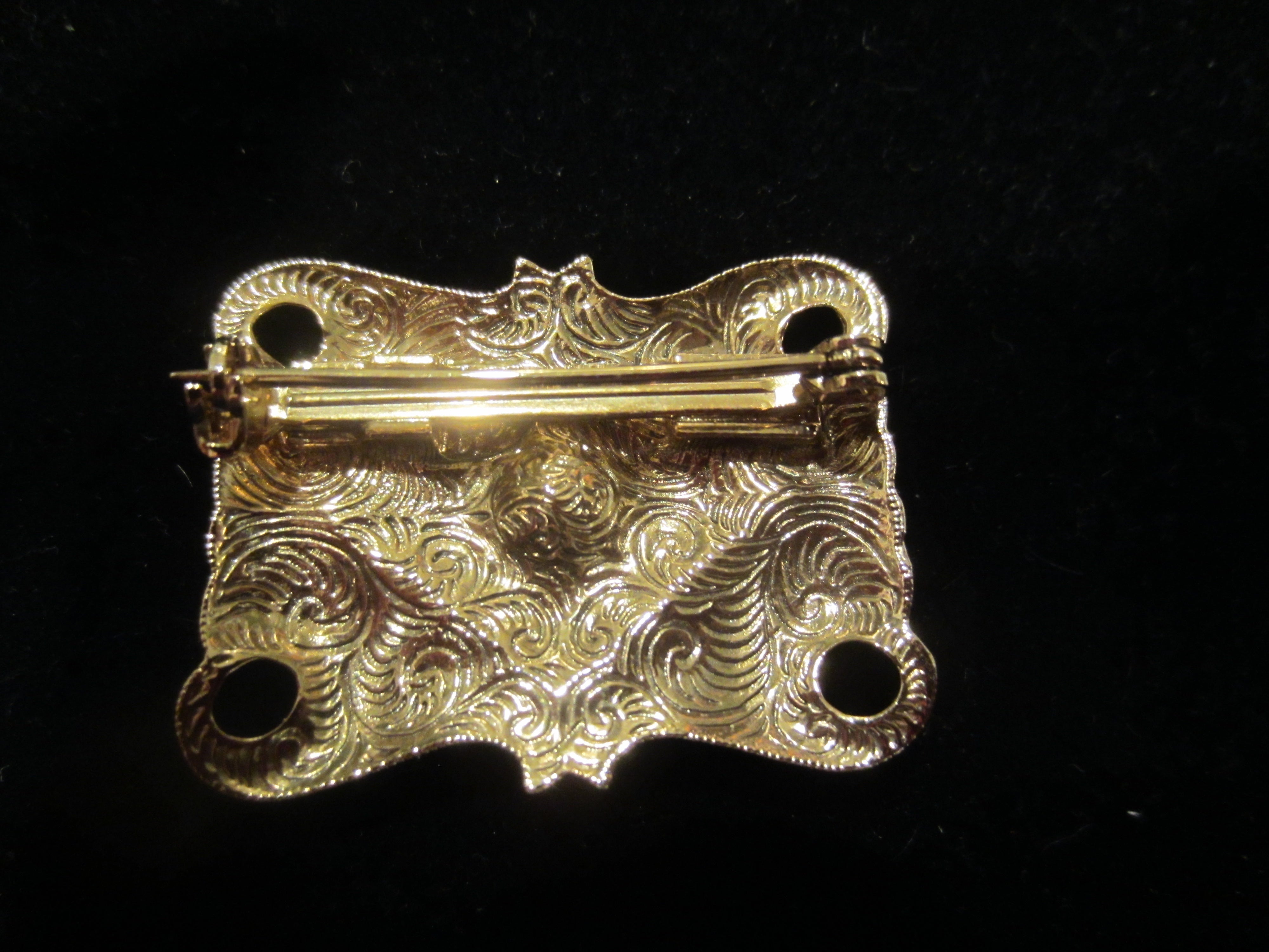 Ornate Gold Tone Art Deco Style Pin