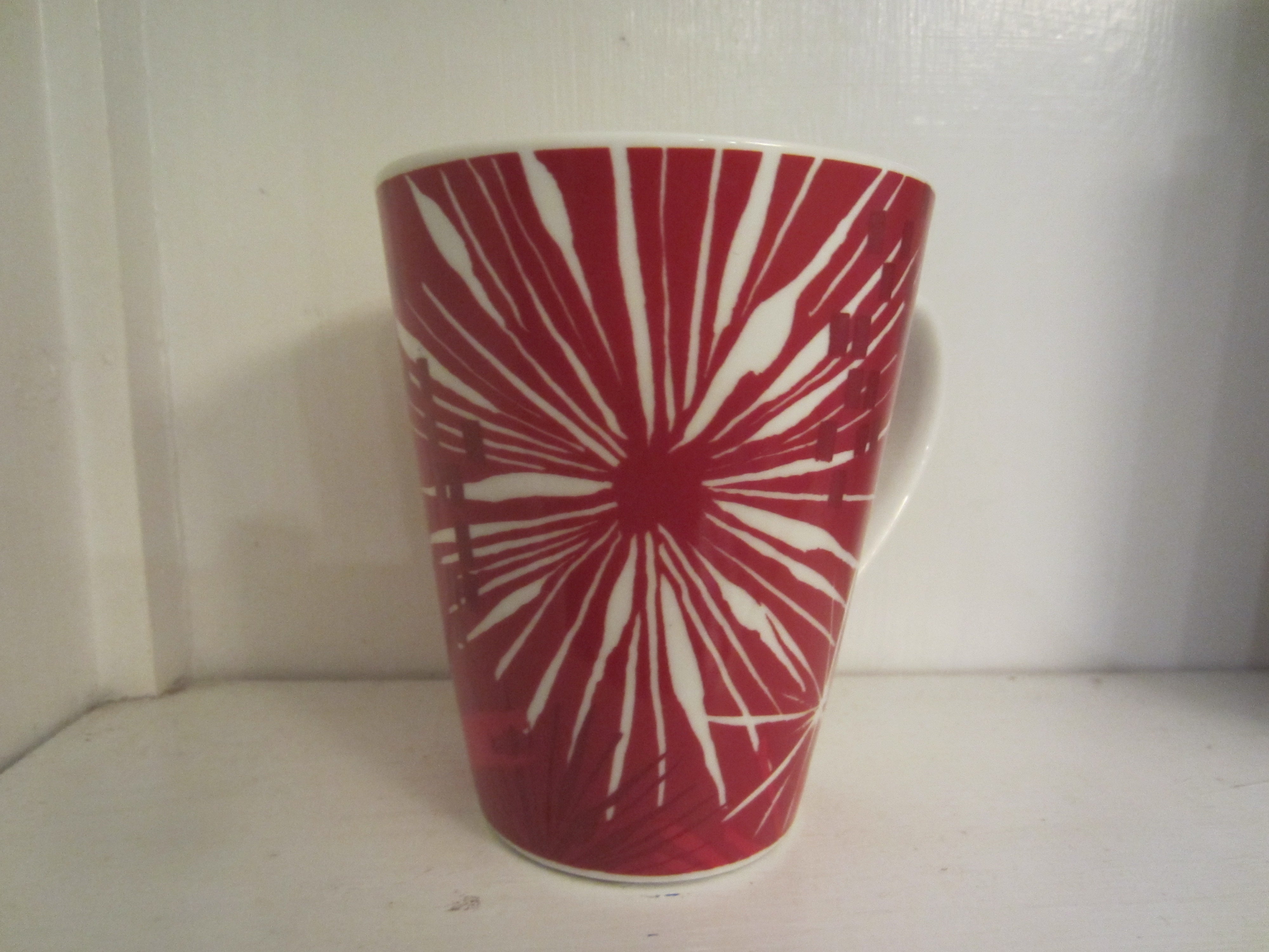 Starbucks 2014 Red Starburst Abstract 12 Ounce Ceramic Mug