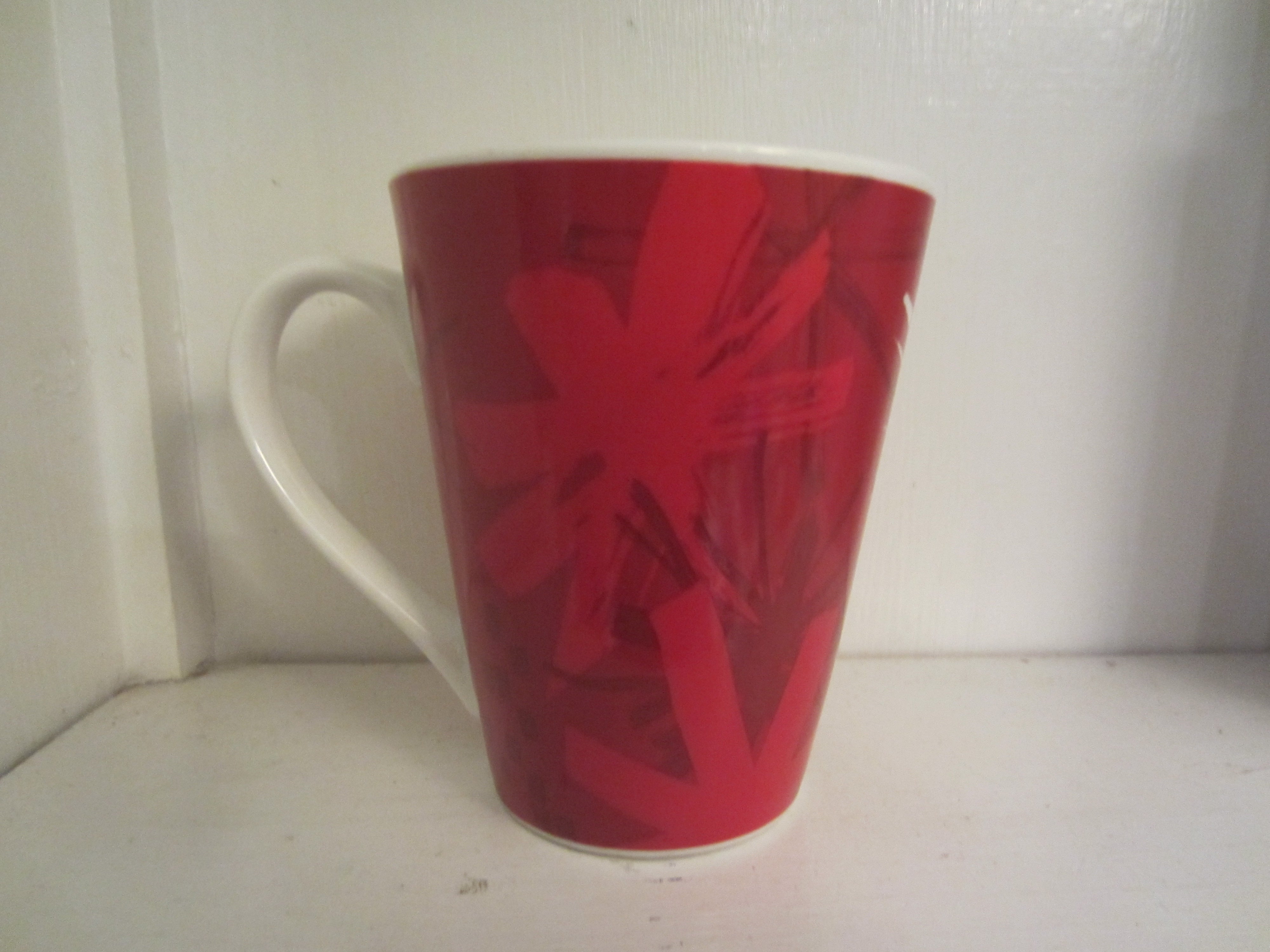 Starbucks 2014 Red Starburst Abstract 12 Ounce Ceramic Mug