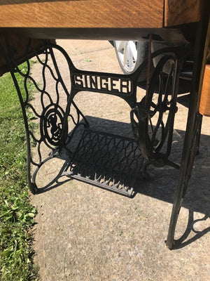 Antique 1921 Singer Treadle Sewing Machine