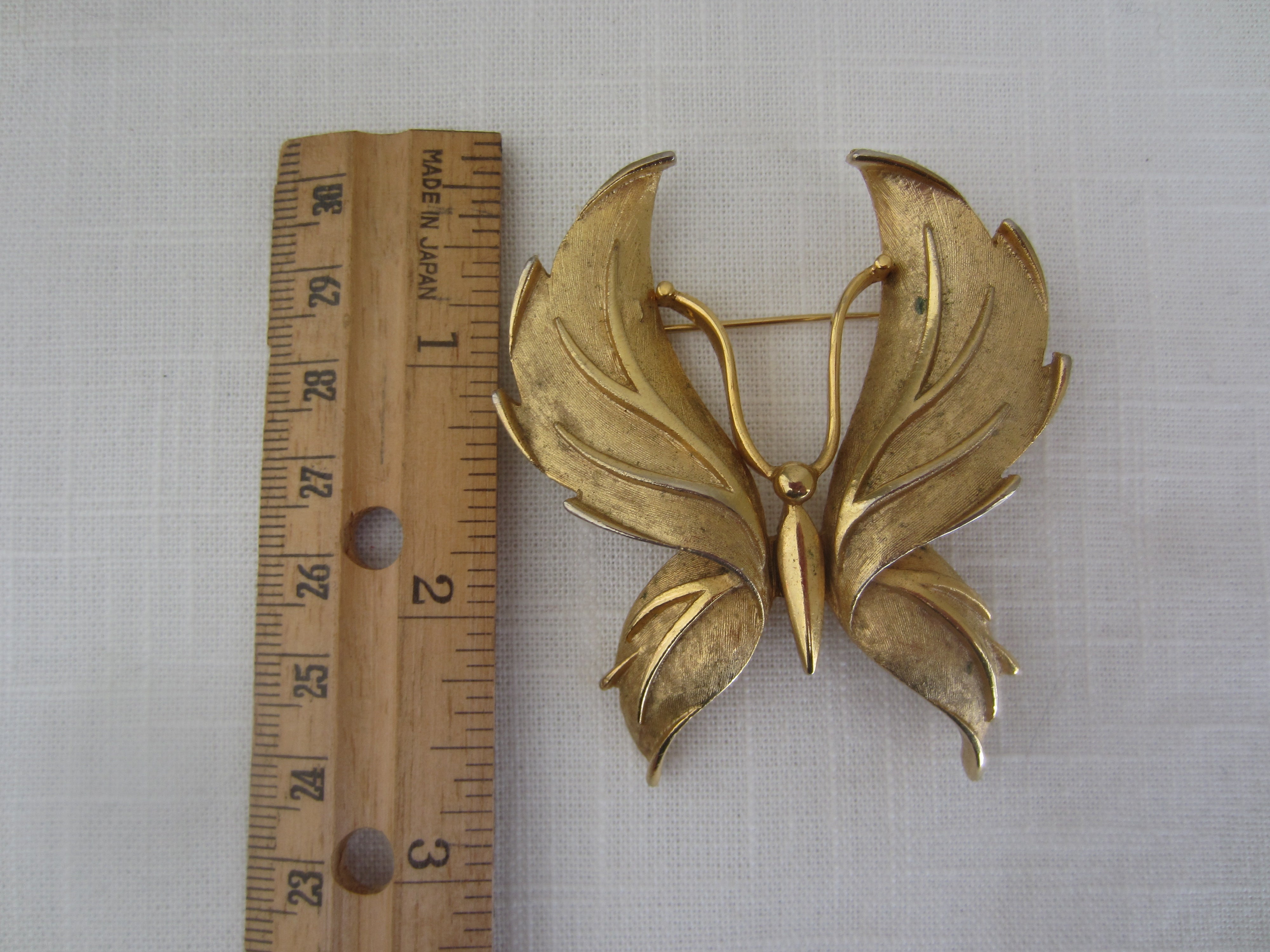 Large Gold Tone Butterfly Brooch/Pin