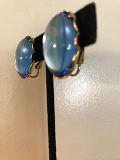 Vintage Emmons Blue Glass Clip on Earrings